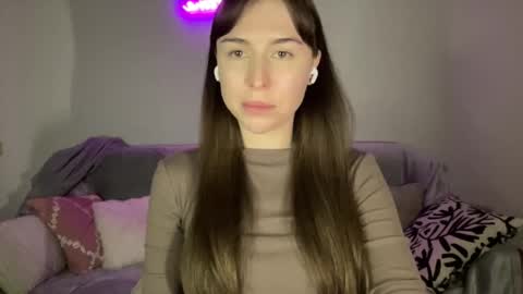 Snapshot of maroonaaa chatting on 10-11-25, 11:20 Mary online show from 10-11-25, 11:20