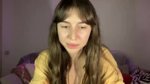 Snapshot of maroonaaa chatting on 11-05-25, 05:13 Mary online show from 11-05-25, 05:13