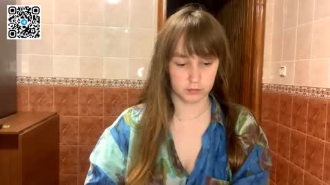 Snapshot of maroonmoon_ chatting on 10-12-25, 07:35 Miriam online show from 10-12-25, 07:35