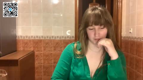 Snapshot of maroonmoon_ chatting on 10-22-25, 07:35 Miriam online show from 10-22-25, 07:35