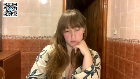 Snapshot of maroonmoon_ chatting on 10-24-25, 07:21 Miriam online show from 10-24-25, 07:21