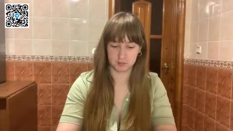 Snapshot of maroonmoon_ chatting on 11-12-25, 08:41 Miriam online show from 11-12-25, 08:41