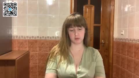 Snapshot of maroonmoon_ chatting on 11-14-25, 08:40 Miriam online show from 11-14-25, 08:40