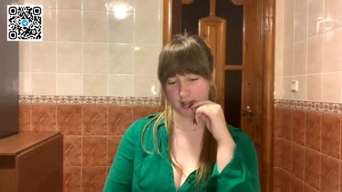 Snapshot of maroonmoon_ chatting on 11-19-25, 08:31 Miriam online show from 11-19-25, 08:31