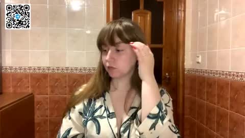 Snapshot of maroonmoon_ chatting on 12-03-25, 08:51 Miriam online show from 12-03-25, 08:51