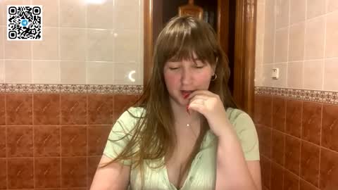 Snapshot of maroonmoon_ chatting on 12-05-25, 09:00 Miriam online show from 12-05-25, 09:00