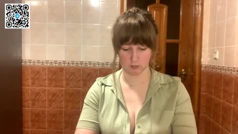 Snapshot of maroonmoon_ chatting on 12-15-25, 09:08 Miriam online show from 12-15-25, 09:08