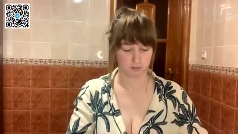 Snapshot of maroonmoon_ chatting on 12-17-25, 08:59 Miriam online show from 12-17-25, 08:59