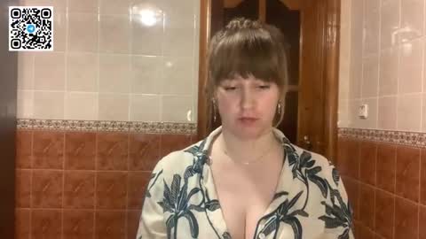 Snapshot of maroonmoon_ chatting on 01-09-26, 09:05 Miriam online show from 01-09-26, 09:05