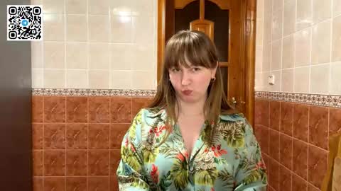 Snapshot of maroonmoon_ chatting on 02-08-26, 08:56 Miriam online show from 02-08-26, 08:56