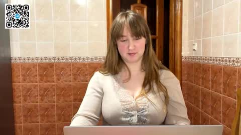 Snapshot of maroonmoon_ chatting on 02-09-26, 08:57 Miriam online show from 02-09-26, 08:57