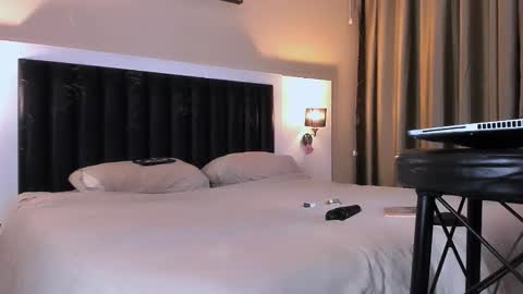 -- Mari -- online show from 03-04-26, 10:32