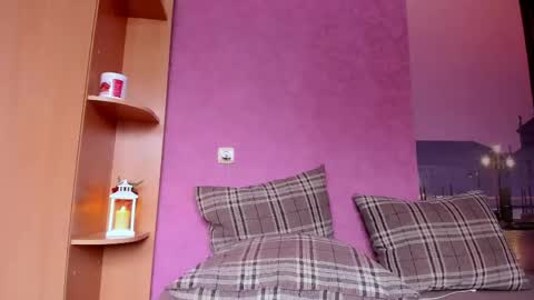 -- Mari -- online show from 03-12-26, 07:58