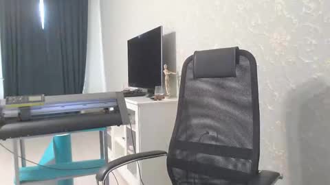 Marselle online show from 02-24-25, 10:59