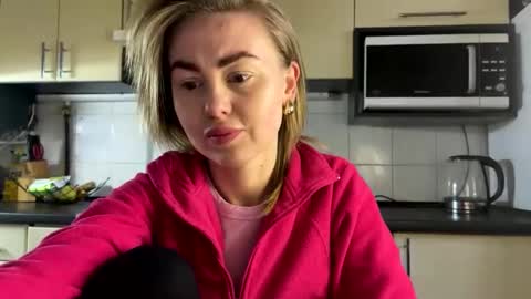 Marta online show from 04-24-26, 03:58