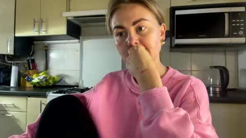 Marta online show from 04-25-26, 04:04