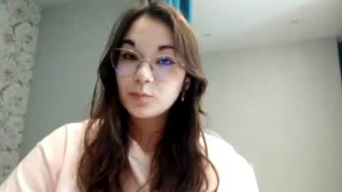 Mia online show from 06-14-26, 09:44