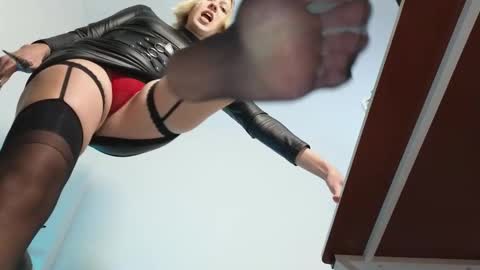 Snapshot of marthahoffman chatting on 03-15-26, 08:20 Ultimate Goddess online show from 03-15-26, 08:20