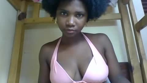 Snapshot of marthela chatting on 11-16-25, 12:11 martha online show from 11-16-25, 12:11