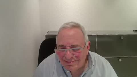 martin_1947 online show from 02-15-26, 08:49