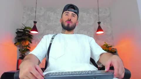 Martin Foster online show from 04-27-26, 03:37