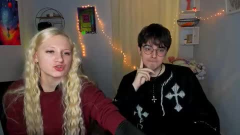 Snapshot of martin_neil chatting on 02-05-26, 10:31 Martin online show from 02-05-26, 10:31