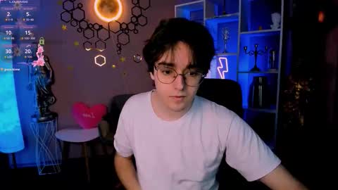 Snapshot of martin_neil chatting on 03-12-26, 10:27 Martin online show from 03-12-26, 10:27