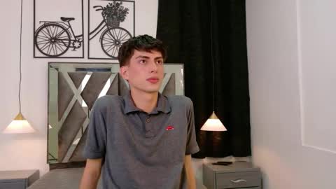 Snapshot of martin_williams_ chatting on 12-19-25, 12:12 martin_williams_ online show from 12-19-25, 12:12