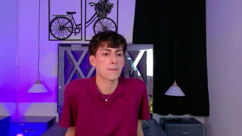 Snapshot of martin_williams_ chatting on 01-09-26, 12:19 martin_williams_ online show from 01-09-26, 12:19