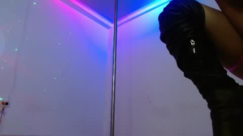 100 explicit here. follow  online show from 07-02-26, 11:11