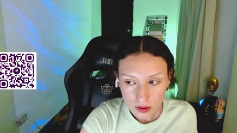 Snapshot of martina_adams chatting on 01-17-25, 05:11 mari online show from 01-17-25, 05:11