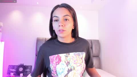 Snapshot of martina_mancinii chatting on 12-24-24, 03:05 Martina online show from 12-24-24, 03:05