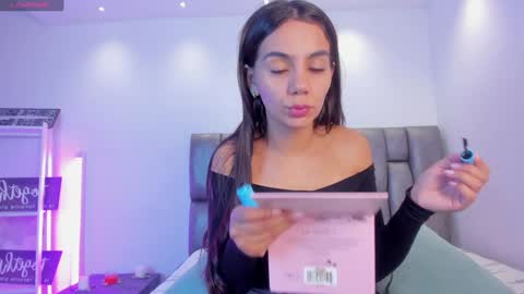 Snapshot of martina_mancinii chatting on 01-18-25, 12:04 Martina online show from 01-18-25, 12:04