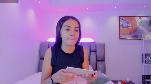 Snapshot of martina_mancinii chatting on 01-23-25, 11:48 Martina online show from 01-23-25, 11:48