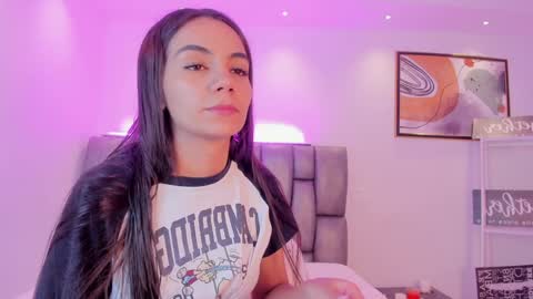 Snapshot of martina_mancinii chatting on 01-24-25, 11:26 Martina online show from 01-24-25, 11:26