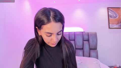 Snapshot of martina_mancinii chatting on 01-28-25, 02:53 Martina online show from 01-28-25, 02:53