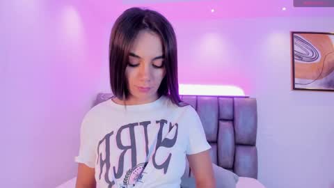 Snapshot of martina_mancinii chatting on 02-04-25, 12:00 Martina online show from 02-04-25, 12:00