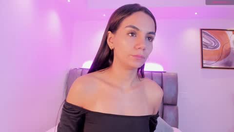 Snapshot of martina_mancinii chatting on 02-05-25, 12:17 Martina online show from 02-05-25, 12:17