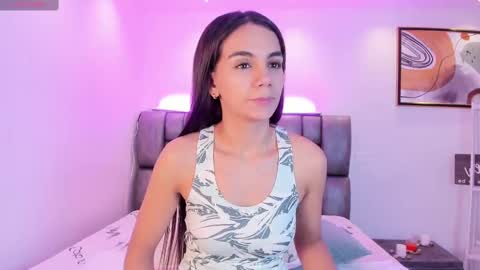 Snapshot of martina_mancinii chatting on 02-13-25, 12:11 Martina online show from 02-13-25, 12:11
