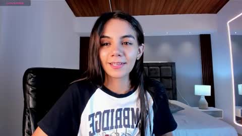 Snapshot of martina_mancinii chatting on 02-21-25, 07:10 Martina online show from 02-21-25, 07:10