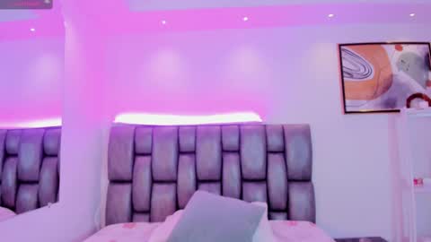 Snapshot of martina_mancinii chatting on 09-11-25, 12:16 Martina online show from 09-11-25, 12:16