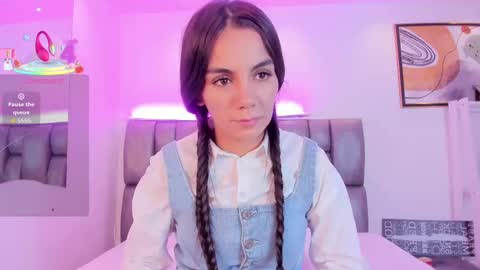 Snapshot of martina_mancinii chatting on 09-19-25, 01:01 Martina online show from 09-19-25, 01:01