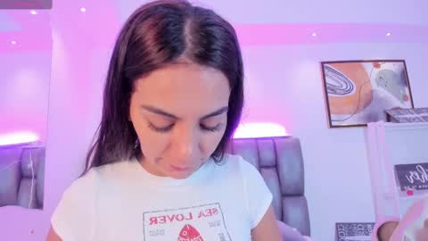 Snapshot of martina_mancinii chatting on 10-08-25, 11:30 Martina online show from 10-08-25, 11:30