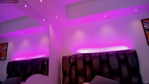 Snapshot of martina_mancinii chatting on 10-12-25, 11:42 Martina online show from 10-12-25, 11:42