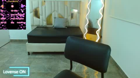 Snapshot of martina_tay chatting on 02-06-25, 01:27 Hey im martina online show from 02-06-25, 01:27