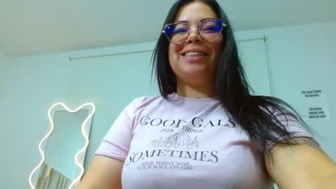 Snapshot of martina_tay chatting on 03-09-25, 06:17 Hey im martina online show from 03-09-25, 06:17