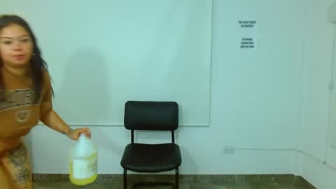 Snapshot of martina_tay chatting on 03-10-25, 06:49 Hey im martina online show from 03-10-25, 06:49