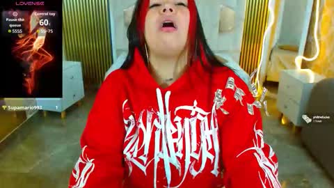 Snapshot of martina_tay chatting on 09-25-25, 03:43 Hey im martina online show from 09-25-25, 03:43