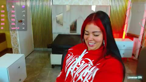 Snapshot of martina_tay chatting on 10-16-25, 03:29 Hey im martina online show from 10-16-25, 03:29