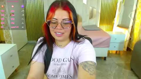 Snapshot of martina_tay chatting on 11-12-25, 04:02 Hey im martina online show from 11-12-25, 04:02